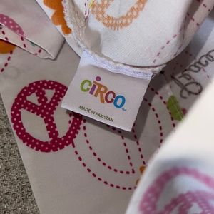 Circo Peace & Love Standard PillowCases (2)